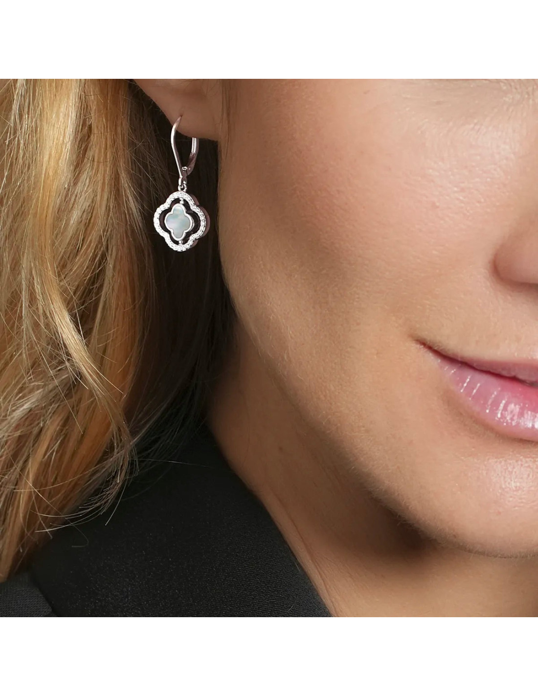 boucles-d-oreilles-dormeuses-reversible-charles-garnier-en-argent-et-nacre-et-onyx-noir (1)
